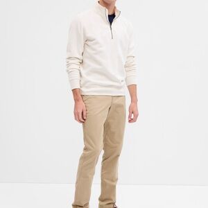 NWT GAP ESSENTIAL KHAKI SLIM